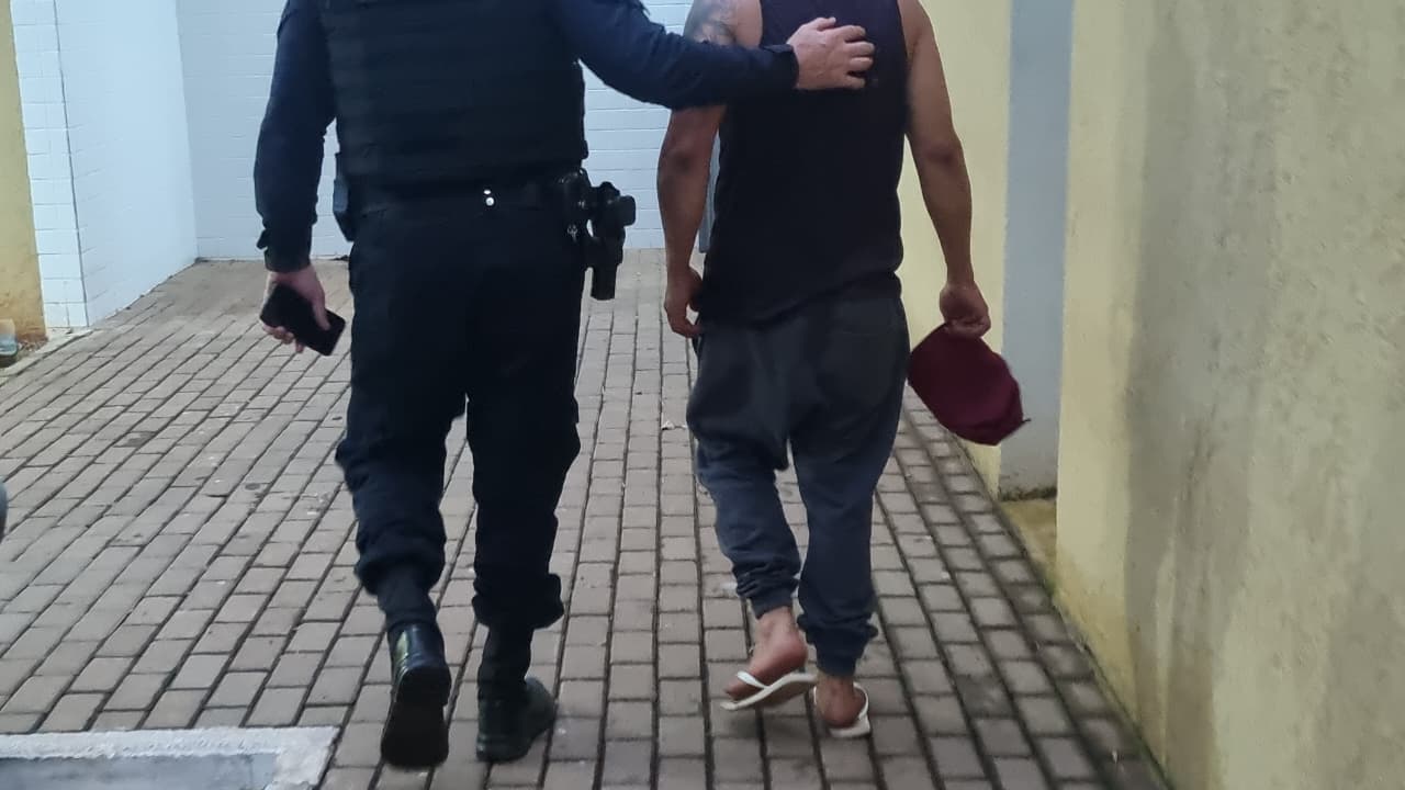 Após discussão em casa, homem é detido pois esposa tinha medida protetiva válida contra ele