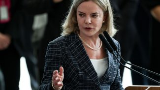 Derrite como relator do PL Antifacção contamina debate, diz Gleisi Derrite como relator do PL Antifacção contamina debate, diz Gleisi