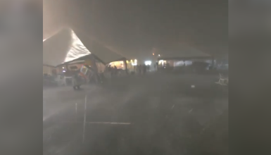 Imagem referente a Vídeo: Temporal causa desespero e correria durante evento em Londrina