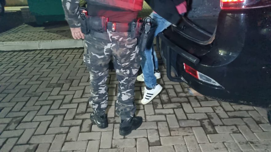 Passageiro de ônibus é preso com drogas durante abordagem do Choque em Céu Azul