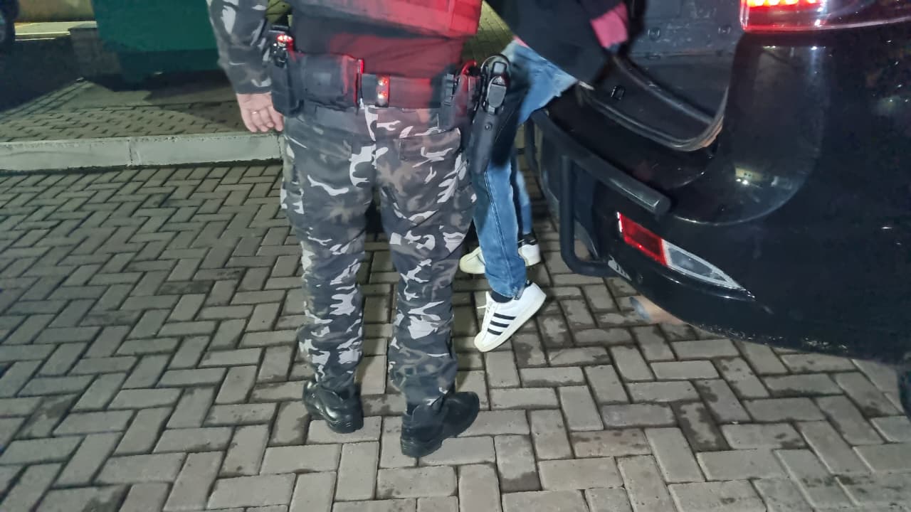 Passageiro de ônibus é preso com drogas durante abordagem do Choque em Céu Azul Passageiro de ônibus é preso com drogas durante abordagem do Choque em Céu Azul