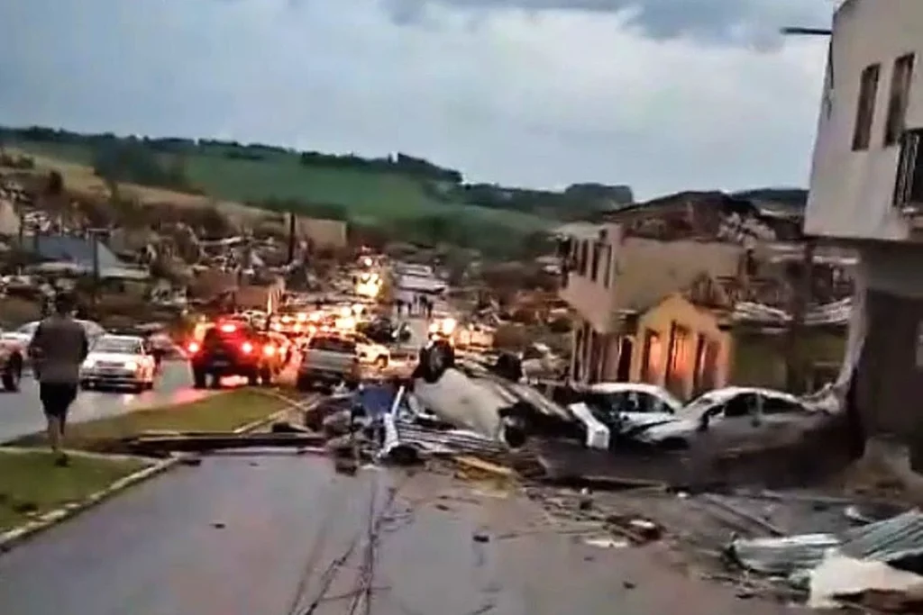 Corrente de solidariedade mobiliza o Paraná após tornado devastar Rio Bonito do Iguaçu; saiba como ajudar Corrente de solidariedade mobiliza o Paraná após tornado devastar Rio Bonito do Iguaçu; saiba como ajudar