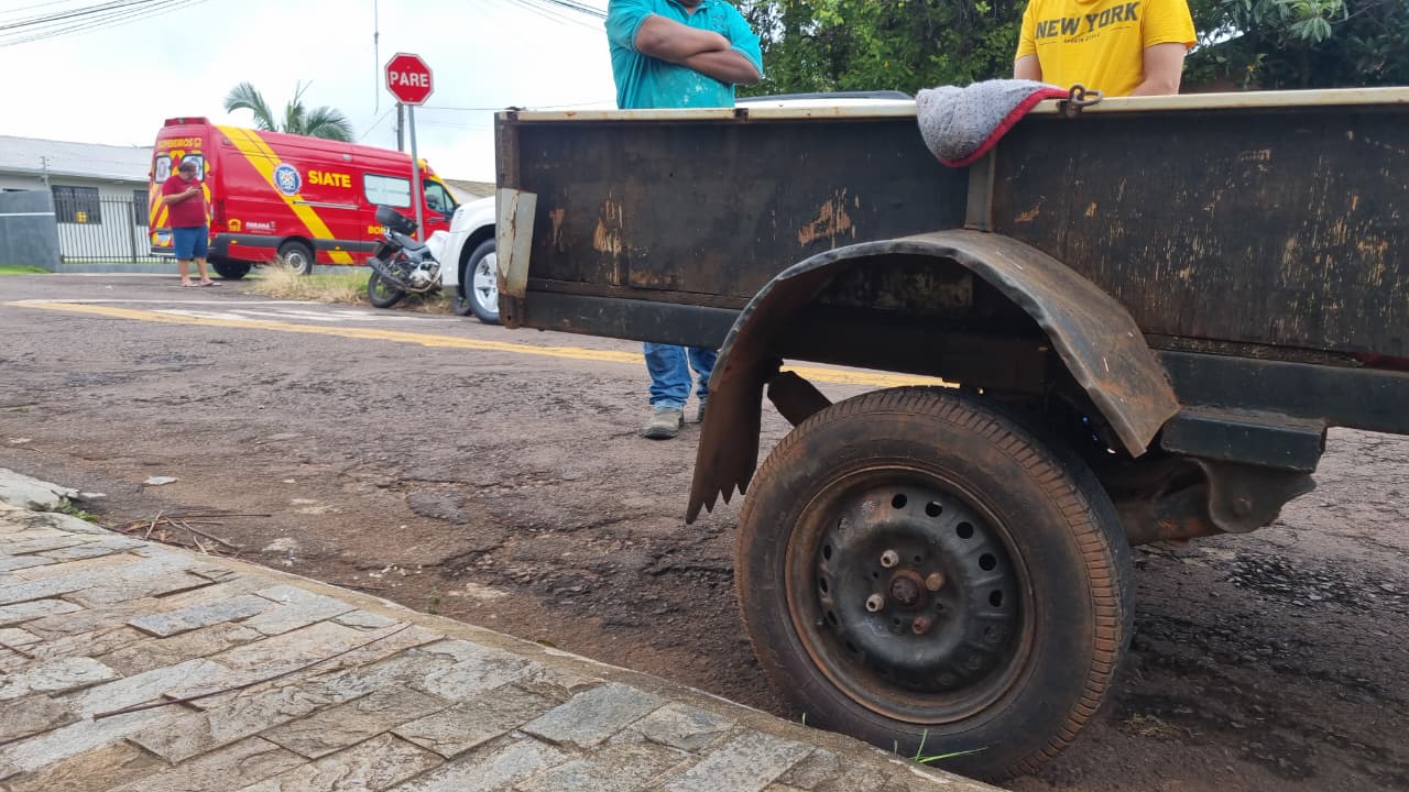 Motociclista fica ferido após colisão com carretinha no Parque São Paulo, em Cascavel Motociclista fica ferido após colisão com carretinha no Parque São Paulo, em Cascavel