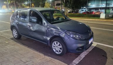 Imagem referente a Caminhonete, Sandero e ônibus batem na Avenida Brasil, no Centro de Cascavel