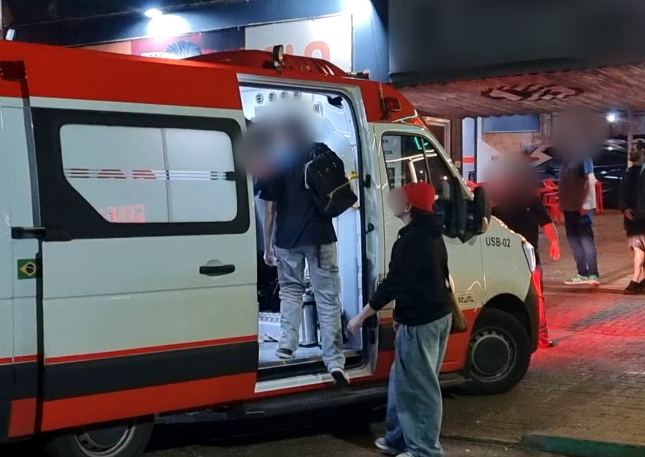 Jovem é ferido com copo de vidro durante briga de bar em Cascavel