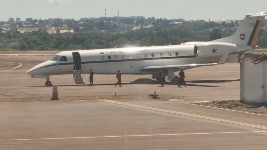 Ministro Waldez Góes desembarca em Cascavel e segue de helicóptero para Rio Bonito do Iguaçu