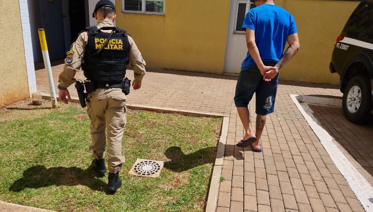 PM detém jovem por descumprir medida protetiva contra a mãe no bairro Universitário