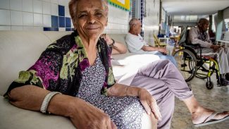 Tema da redação do Enem ajuda a debater etarismo, dizem professores 