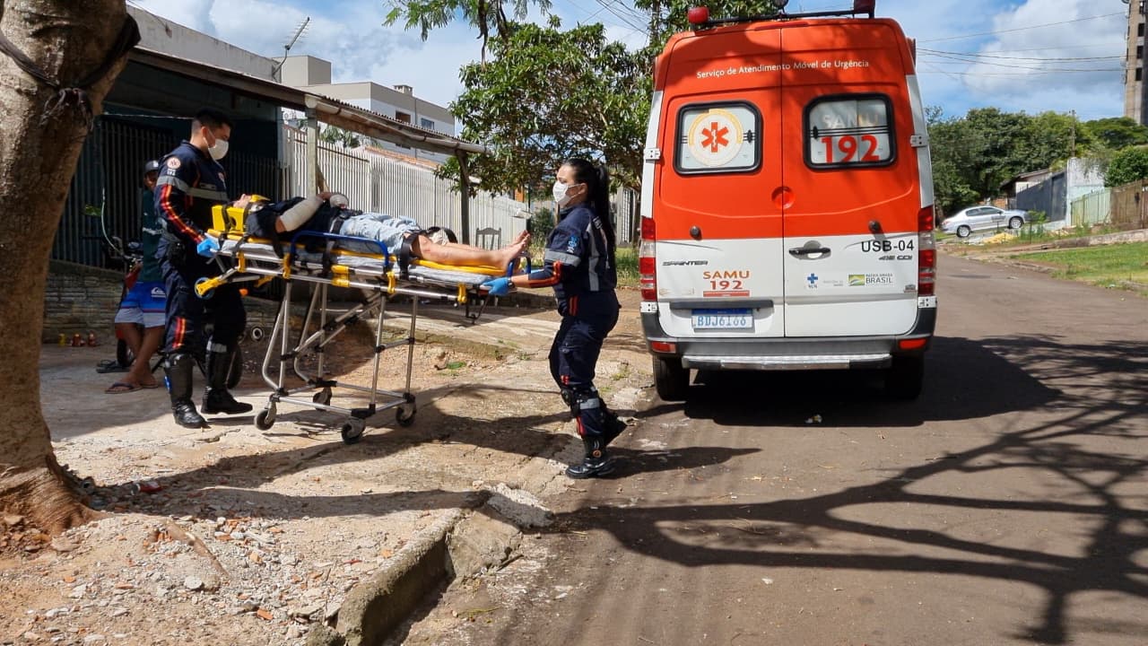Caiu sozinho: Homem sofre queda de moto e vai para a UPA com várias escoriações