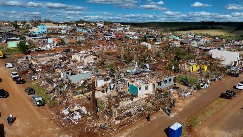 Três das 22 pessoas socorridas em Rio Bonito do Iguaçu estão internadas em Cascavel Imagem referente a Três das 22 pessoas socorridas em Rio Bonito do Iguaçu estão internadas em Cascavel