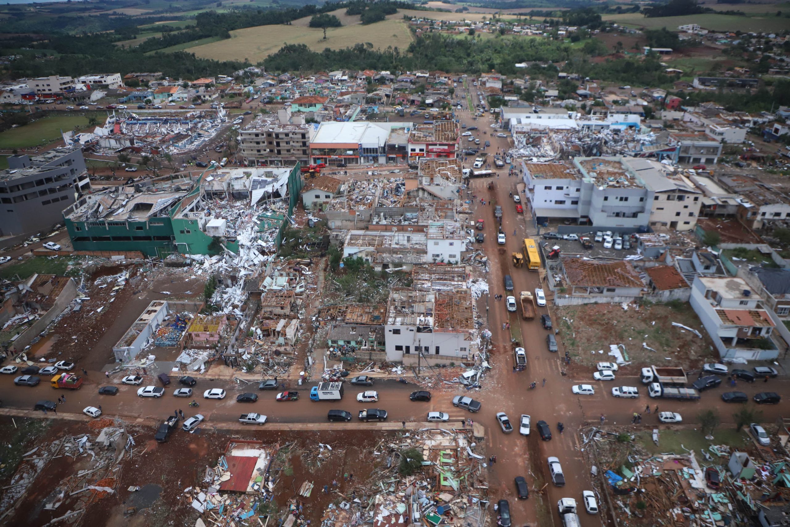 Simepar confirma que ocorreram três tornados na sexta com ventos de até 330 km/h