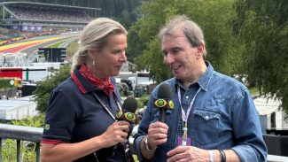 Aos 80 anos, Reginaldo Leme recebe credencial vitalícia da Fórmula 1; Mariana Becker se despede da F1 na Band