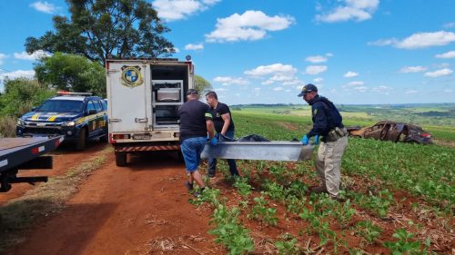 Corpo de suspeito morto em capotamento durante perseguição na BR-369 é recolhido sem identificação Imagem referente a Corpo de suspeito morto em capotamento durante perseguição na BR-369 é recolhido sem identificação