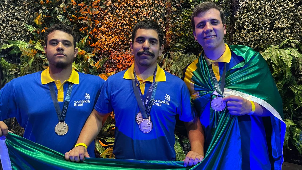 Cascavelense conquista medalha de ouro na 6ª edição da WorldSkills Américas realizada no Chile Cascavelense conquista medalha de ouro na 6ª edição da WorldSkills Américas realizada no Chile