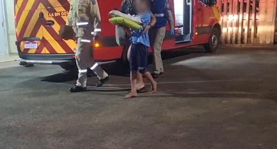 Menino de 10 anos quebra o braço após cair de skate no Bairro Universitário