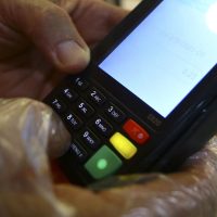 Imagem referente a BC: bandeira de cartão terá de pagar transações em caso de falhas