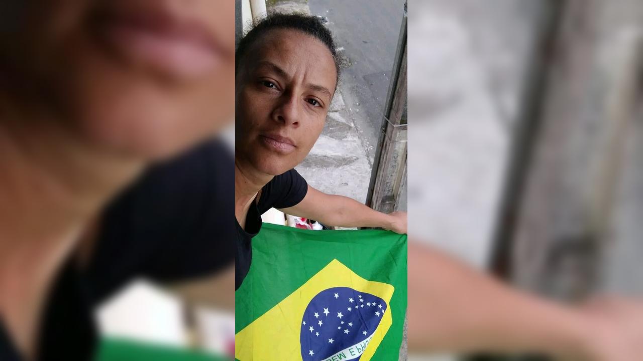 “Sempre foi uma pessoa amável”: Filho lamenta morte da mãe, Elisangela Fernandes, aos 46 anos