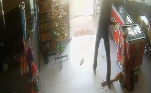 Caminhoneiro morto a facadas após reclamar de incômodo em churrascaria Caminhoneiro morto a facadas após reclamar de incômodo em churrascaria