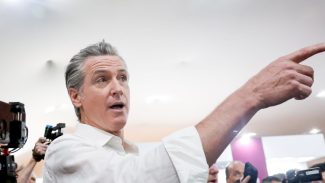 Governador democrata da Califórnia critica ausência dos EUA na COP30 Governador democrata da Califórnia critica ausência dos EUA na COP30