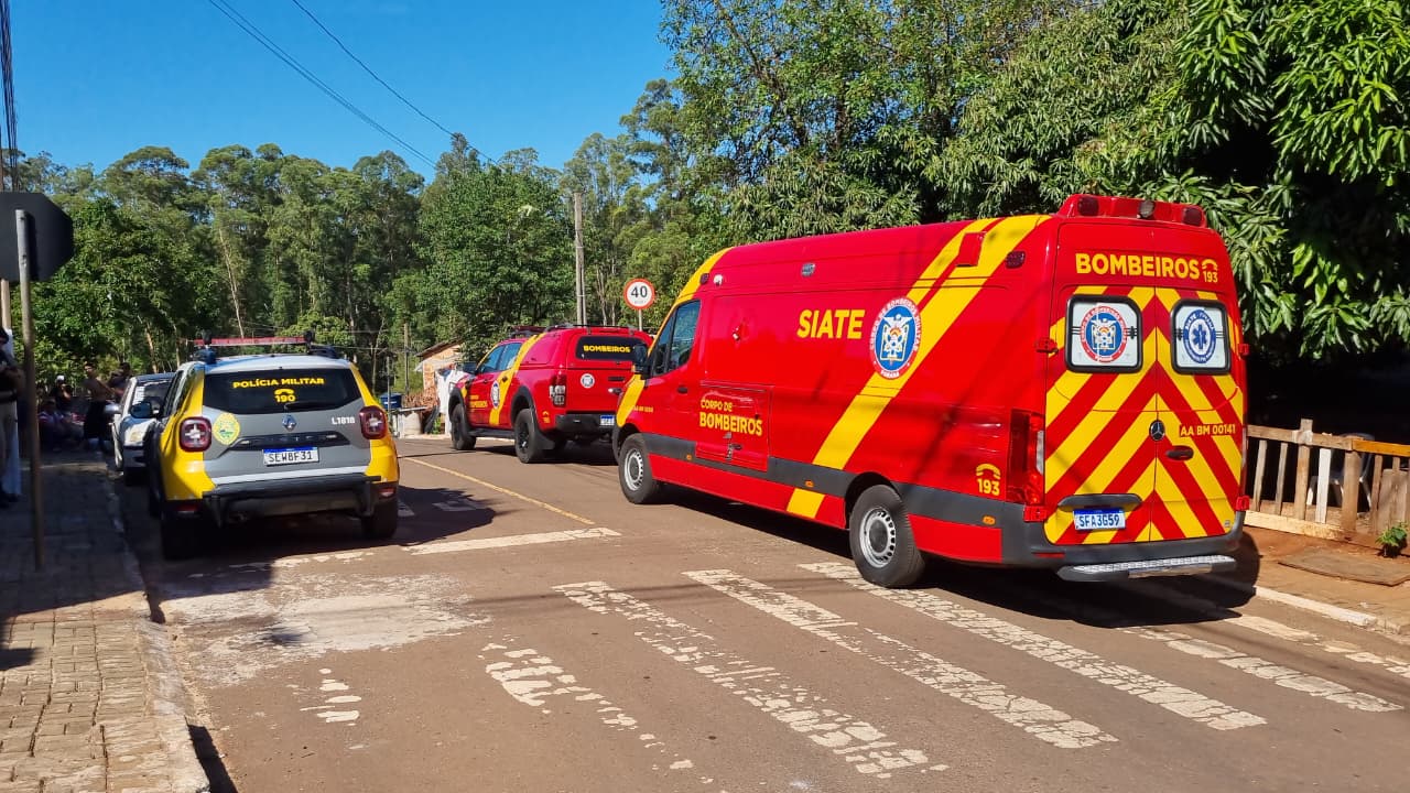 Homem é agredido a pauladas após discussão entre vizinhos no bairro 14 de Novembro