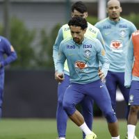 Imagem referente a Com equipe completa, Ancelotti comanda atividade em Londres