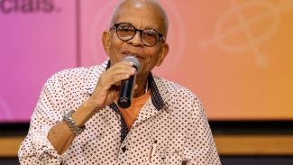 Encontro de Nei Lopes e Luiz Antonio Simas exalta identidade negra Encontro de Nei Lopes e Luiz Antonio Simas exalta identidade negra