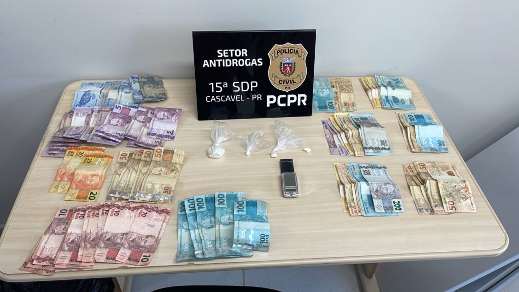 Casal de traficantes é preso no Julieta Bueno com cocaína e alta soma em dinheiro vivo