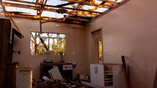 Após tornado, Rio Bonito do Iguaçu começa trabalhos de reconstrução Após tornado, Rio Bonito do Iguaçu começa trabalhos de reconstrução