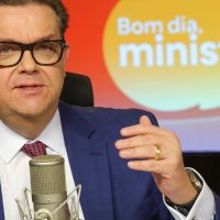 Imagem referente a Governo estuda busca ativa de aposentados com descontos indevidos