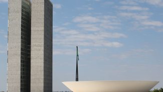 Líder da bancada ruralista quer incluir ações do MST no PL Antifacção Líder da bancada ruralista quer incluir ações do MST no PL Antifacção