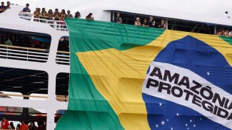 Por justiça climática e social, barqueata reúne movimentos em Belém