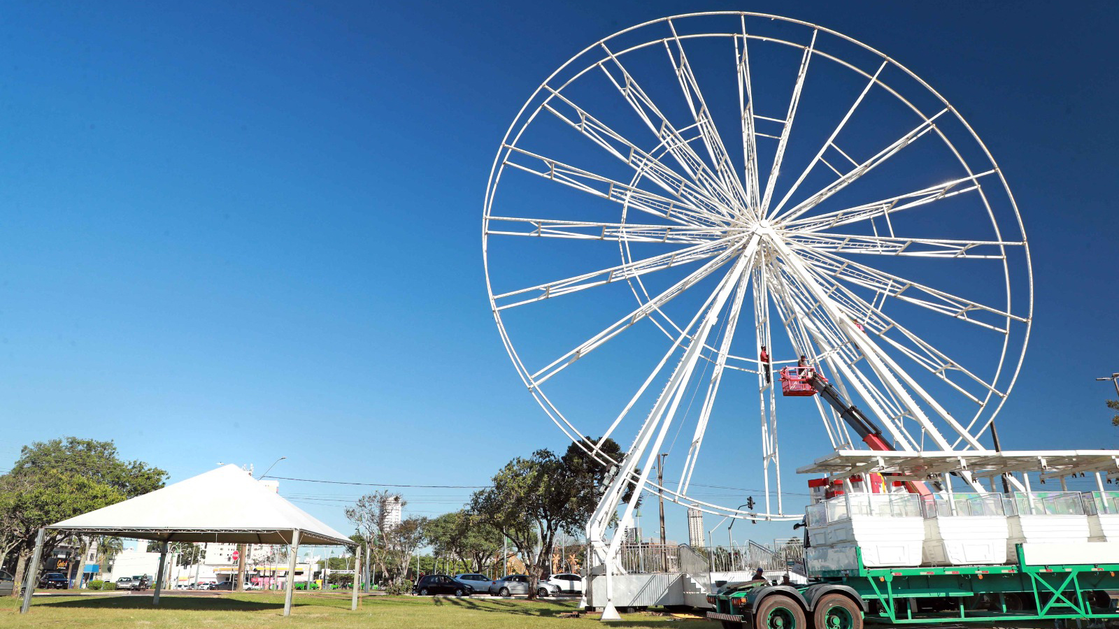 Prefeitura celebra aniversário de Cascavel com corrida, almoço dos pioneiros, bolo gigante, show e até chegada do Papai Noel Prefeitura celebra aniversário de Cascavel com corrida, almoço dos pioneiros, bolo gigante, show e até chegada do Papai Noel