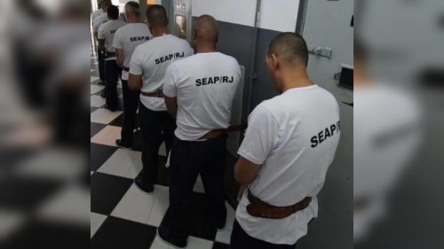 Chefes do Comando Vermelho são transferidos para presídio federal de Catanduvas, onde está Fernandinho Beira-Mar Chefes do Comando Vermelho são transferidos para presídio federal de Catanduvas, onde está Fernandinho Beira-Mar