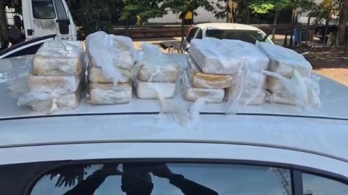 Mulher é presa transportando 17,5 kg de pasta base de cocaína Mulher é presa transportando 17,5 kg de pasta base de cocaína