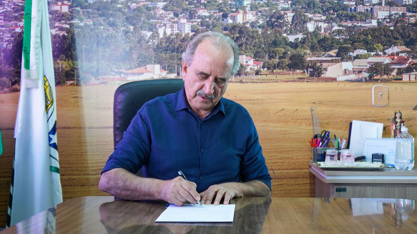 Prefeito Renato Silva libera apenados que prestam serviço à Prefeitura para ajudar na reconstrução de Rio Bonito do Iguaçu Prefeito Renato Silva libera apenados que prestam serviço à Prefeitura para ajudar na reconstrução de Rio Bonito do Iguaçu