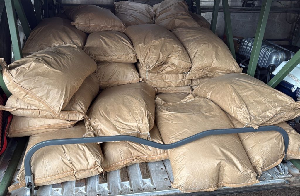 Receita Federal apreende mais de uma tonelada de leite em pó de origem argentina em Cascavel Receita Federal apreende mais de uma tonelada de leite em pó de origem argentina em Cascavel