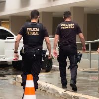 Fraudes no INSS: ex-ministro de Bolsonaro e deputados são alvos da PF Imagem referente a Fraudes no INSS: ex-ministro de Bolsonaro e deputados são alvos da PF