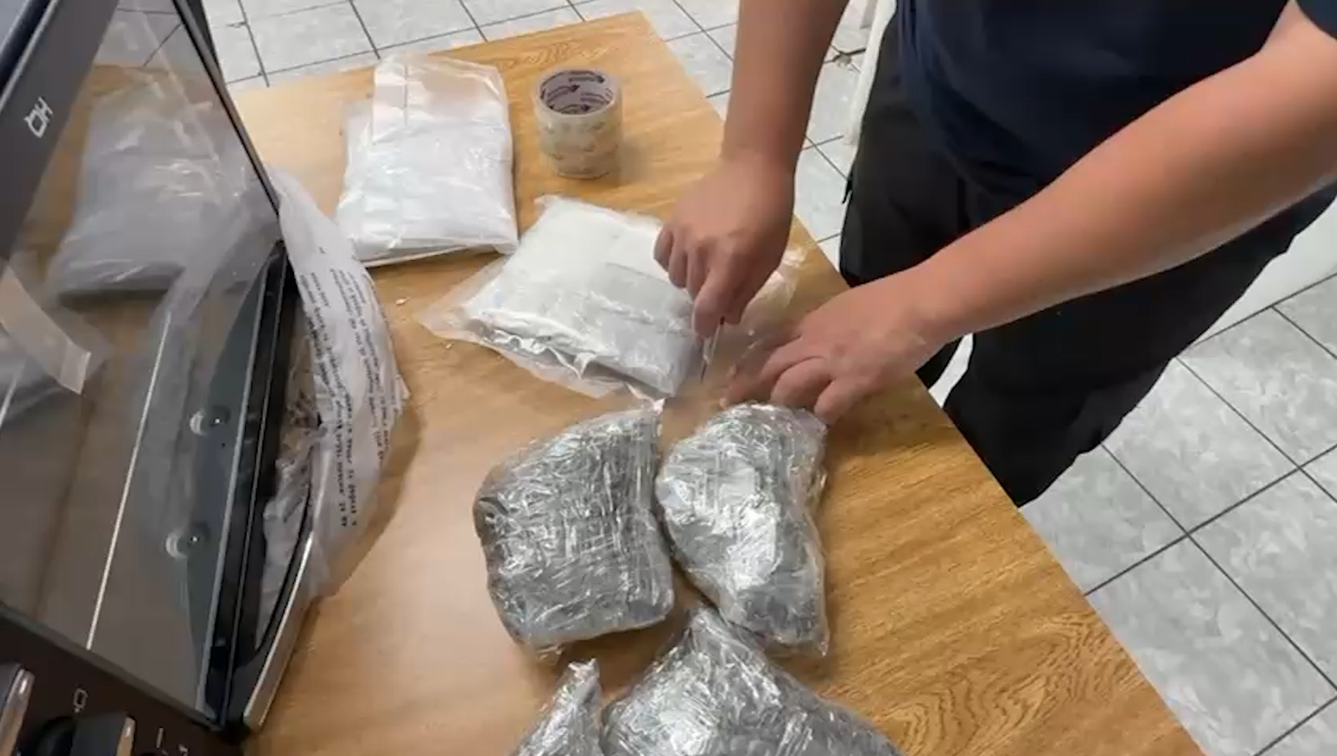 Forno recheado: Receita Federal de Cascavel encontra droga em eletrodoméstico
