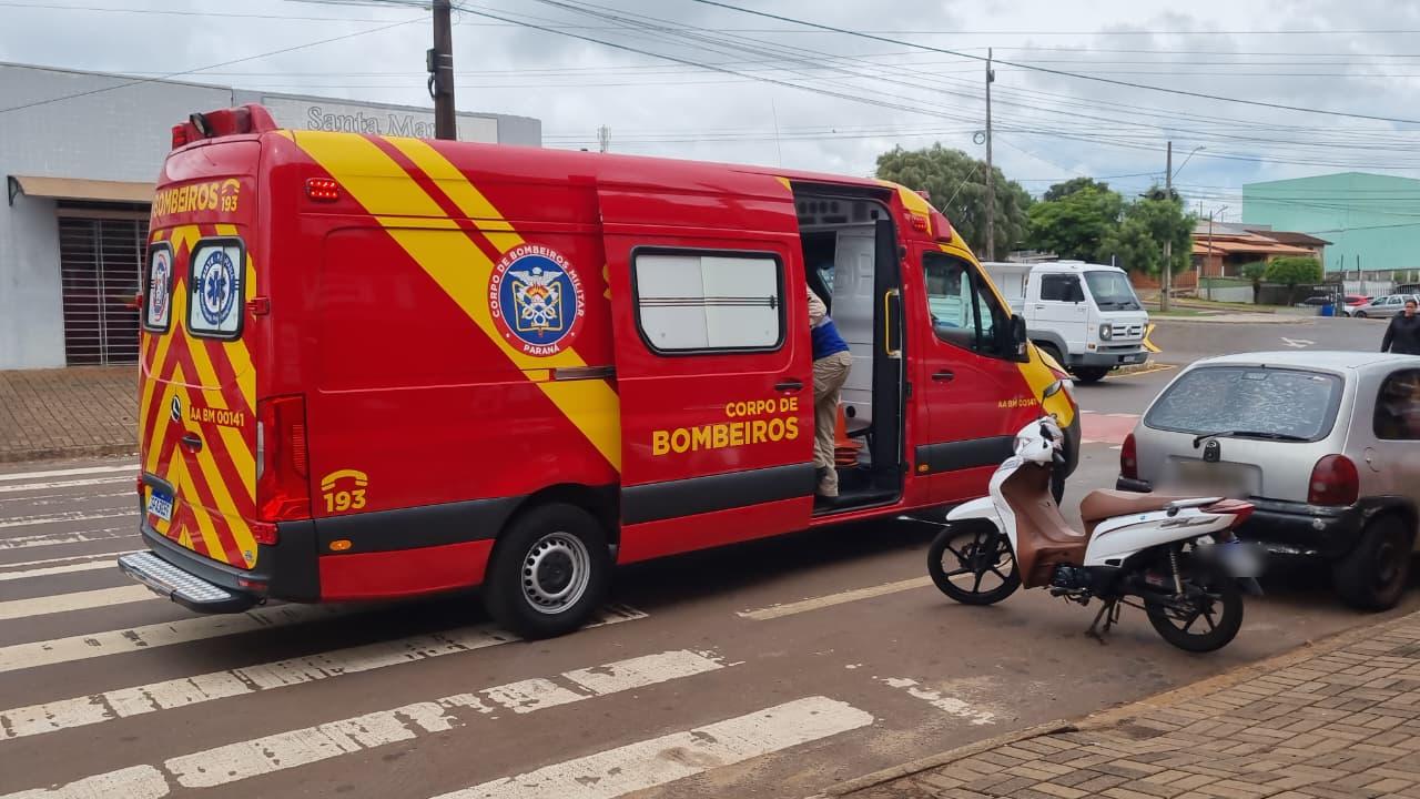 Socorristas do Siate atendem motociclista de 44 anos após queda em via pública