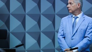 PF diz que ex-presidente do INSS recebia R$ 250 mil mensais de propina PF diz que ex-presidente do INSS recebia R$ 250 mil mensais de propina