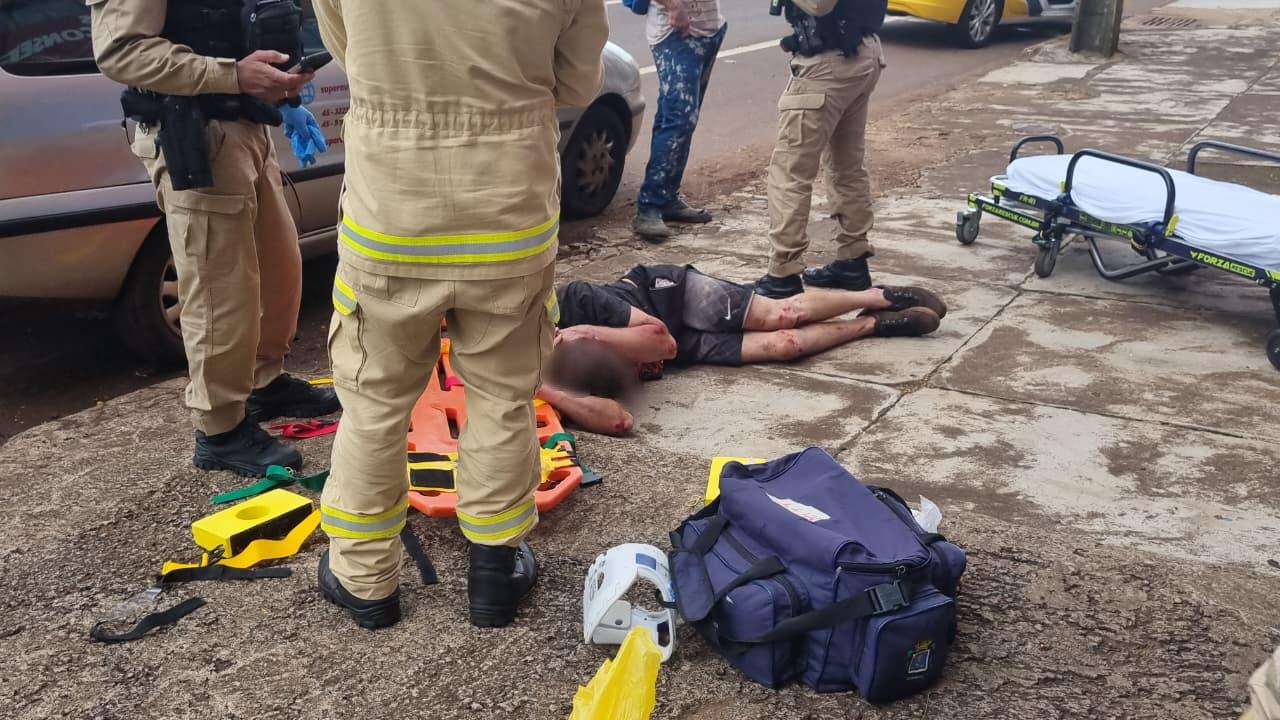Homem em estado de surto é arrastado por carro no Bairro São Cristóvão Homem em estado de surto é arrastado por carro no Bairro São Cristóvão