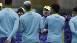 Ancelotti começa a esboçar equipe para amistoso contra o Senegal Ancelotti começa a esboçar equipe para amistoso contra o Senegal