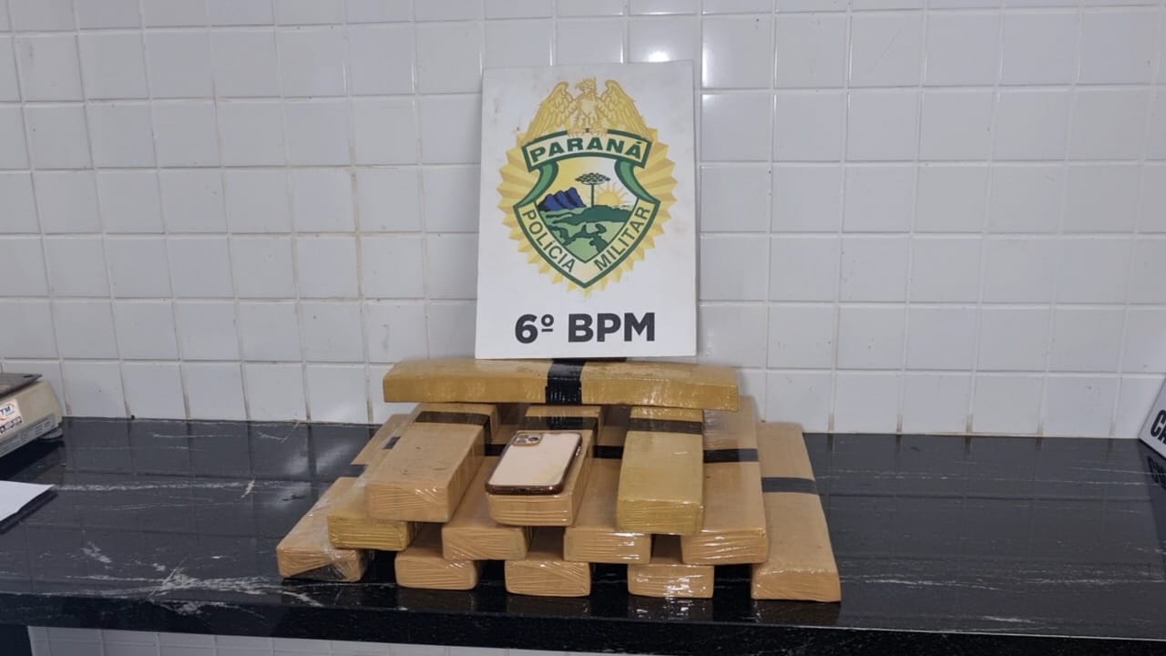 Polícia Militar intercepta 22 kg de maconha com passageira em ônibus para Porto Alegre Polícia Militar intercepta 22 kg de maconha com passageira em ônibus para Porto Alegre