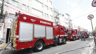 Explosão de galpão com fogos de artifício mata uma pessoa em São Paulo