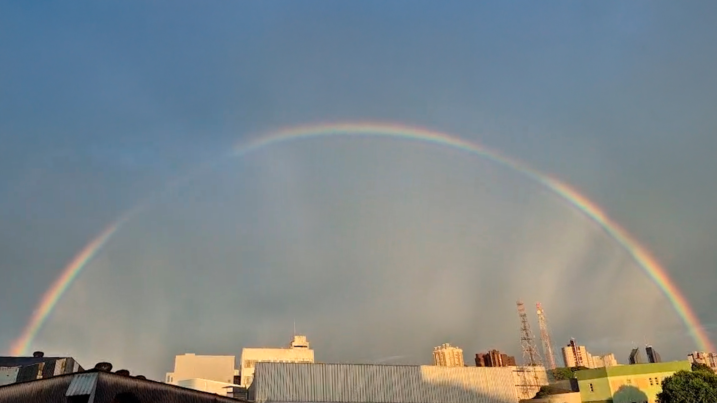 Cascavel faz 74 anos com direito a arco-íris e… chuva de presente! Cascavel faz 74 anos com direito a arco-íris e… chuva de presente!