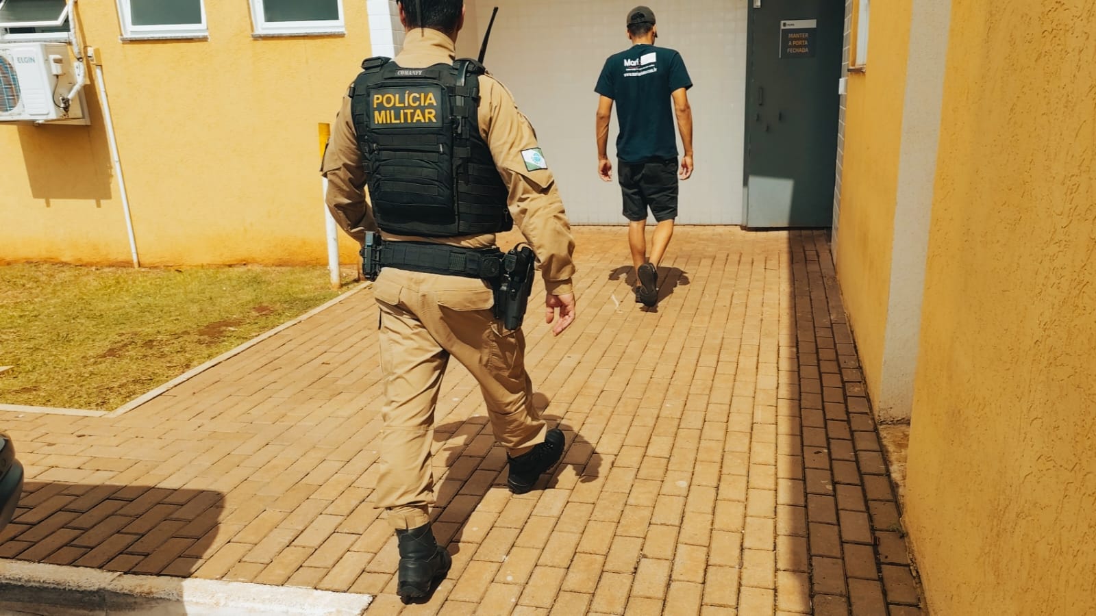 Maria da Penha: Homem arremessa cooktop na mulher e vai parar na delegacia de Cascavel Maria da Penha: Homem arremessa cooktop na mulher e vai parar na delegacia de Cascavel