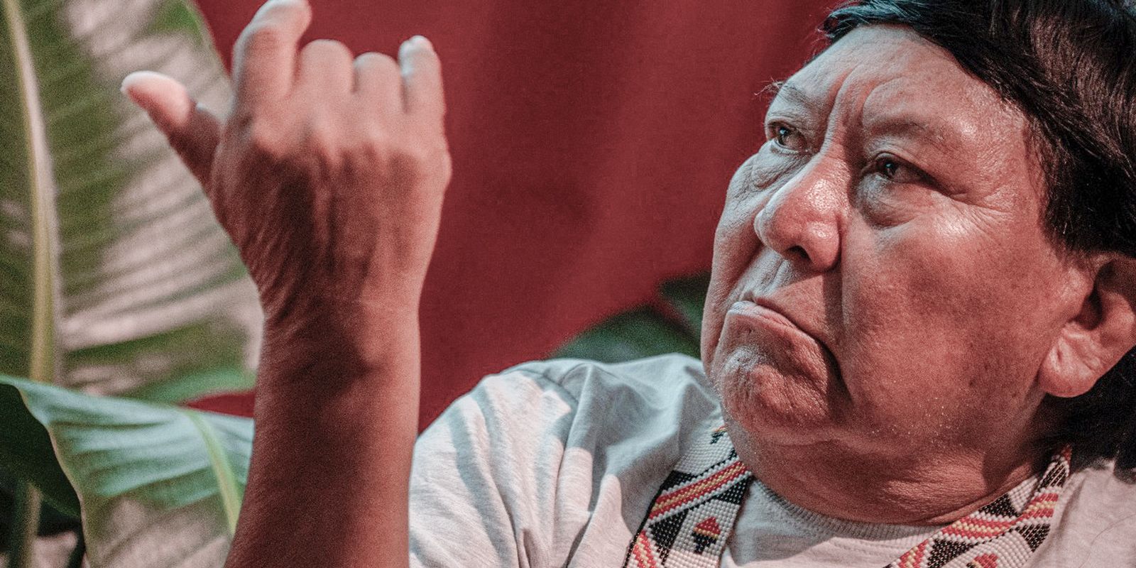 “Enquanto estivermos aqui o céu não cairá”, diz escritor yanomami “Enquanto estivermos aqui o céu não cairá”, diz escritor yanomami