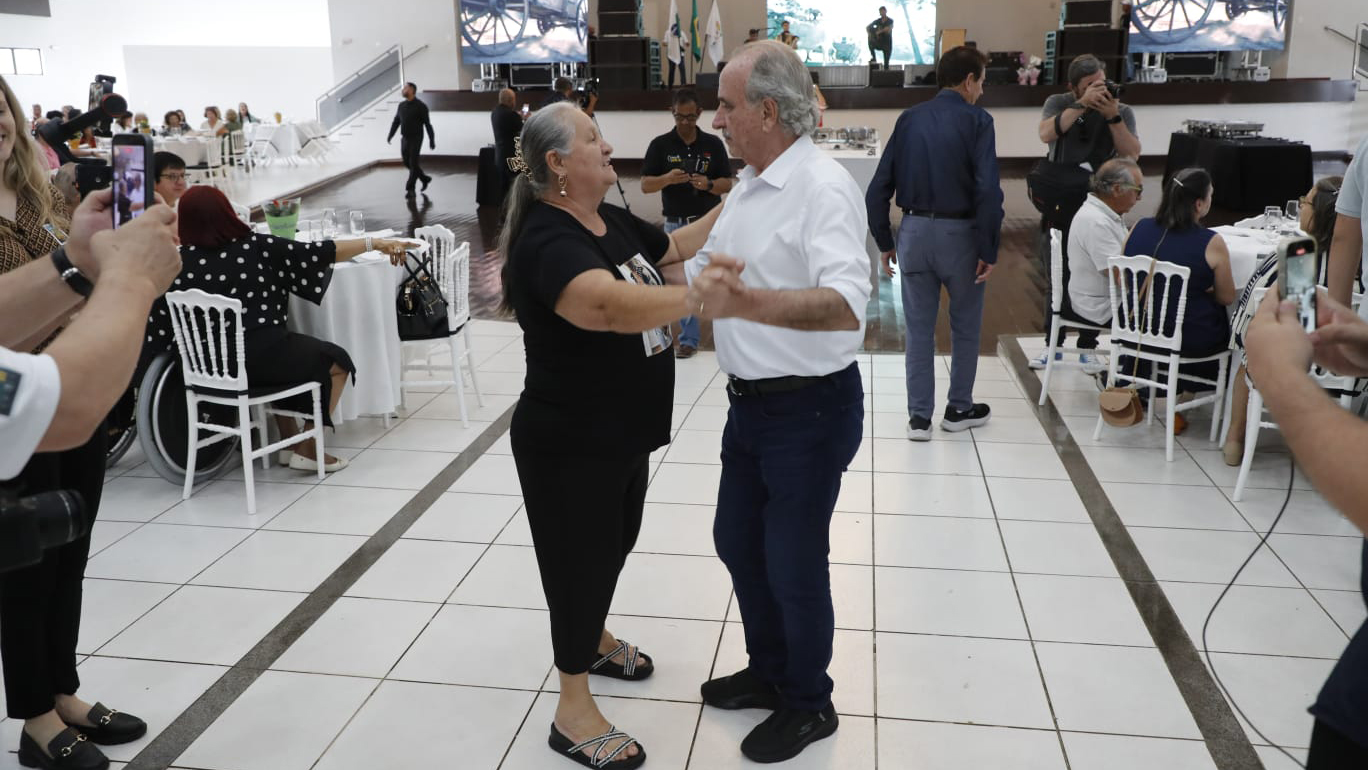 Prefeitura celebra 74 anos de Cascavel com homenagem aos pioneiros que escreveram os primeiros capítulos da história da cidade Prefeitura celebra 74 anos de Cascavel com homenagem aos pioneiros que escreveram os primeiros capítulos da história da cidade