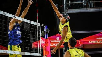 Duplas do Brasil estreiam com 6 vitórias no Mundial de Vôlei de Praia Duplas do Brasil estreiam com 6 vitórias no Mundial de Vôlei de Praia