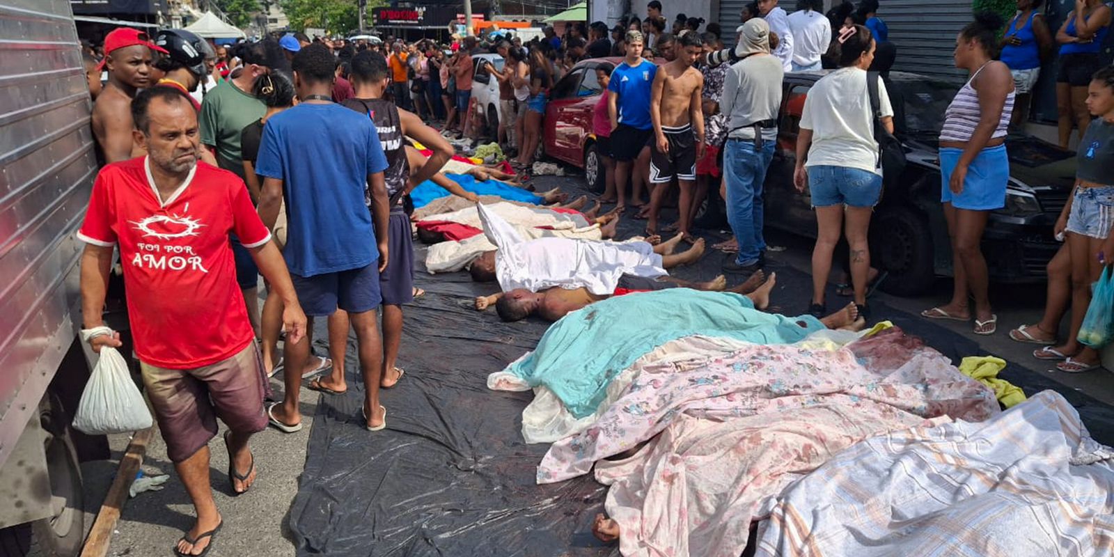 Polícia do RJ relata à Justiça cenário de guerra na Operação Contenção Polícia do RJ relata à Justiça cenário de guerra na Operação Contenção